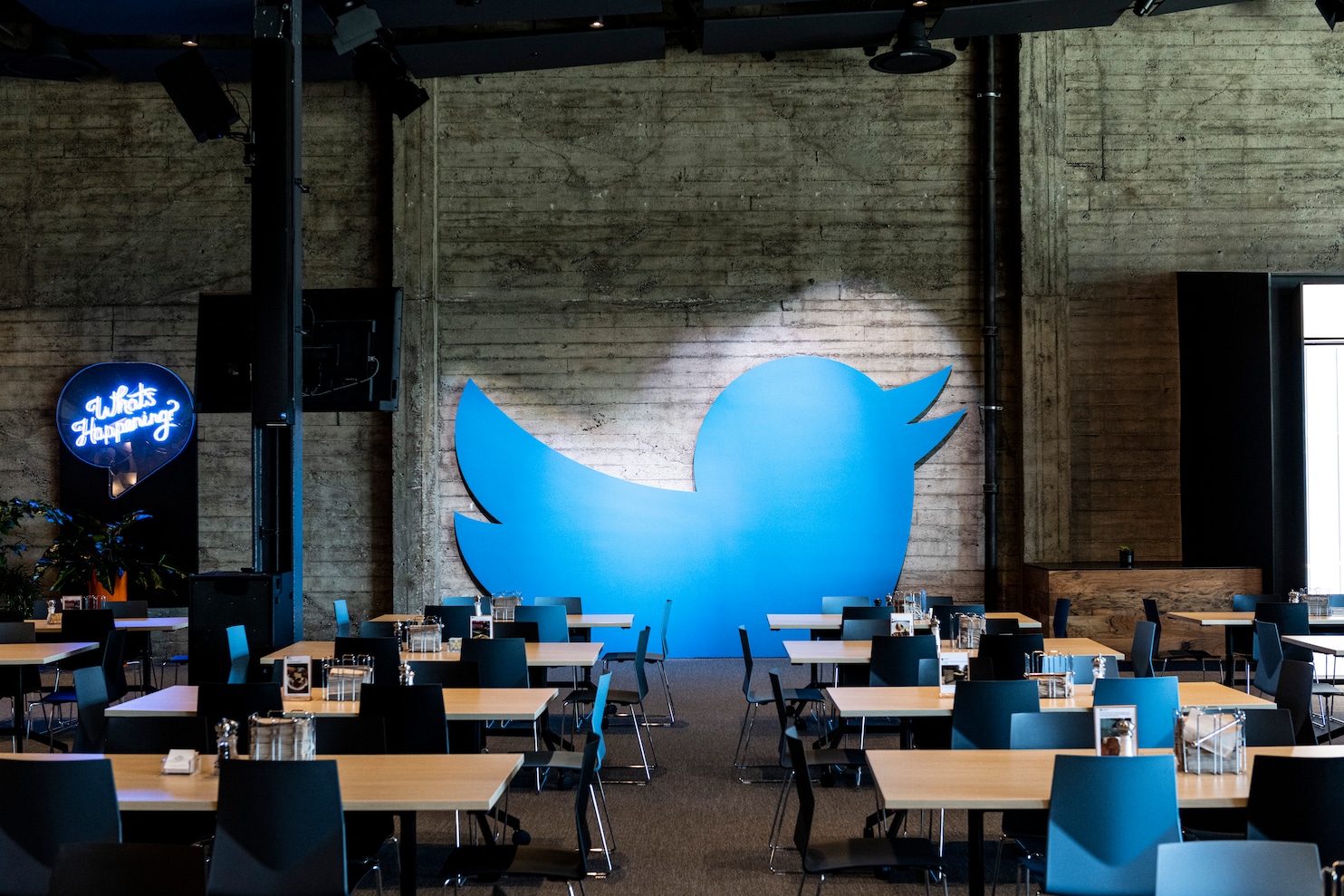 Twitter cierra sus oficinas ante la salida masiva de sus trabajadores