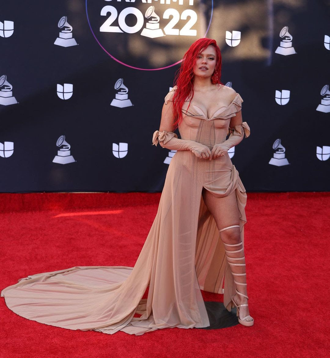 Karol G trajo su poder de estrella a los Latin Grammys 2022