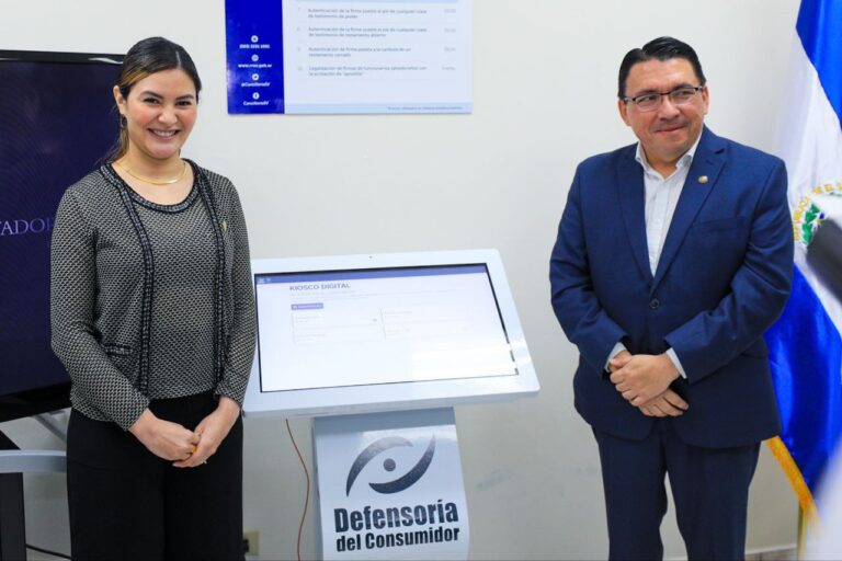Cancillería inaugura los primeros kioscos digitales para los consumidores salvadoreños de la diáspora