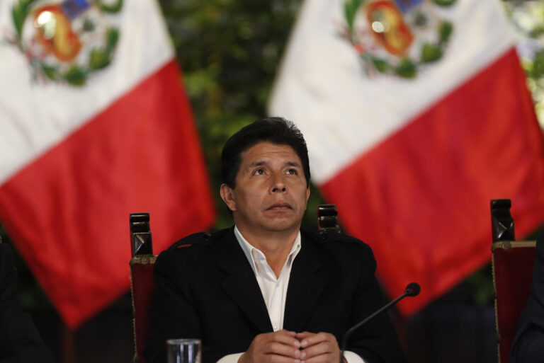 El expresidente de Perú Pedro Castillo reitera desde prisión su solicitud de asilo a México