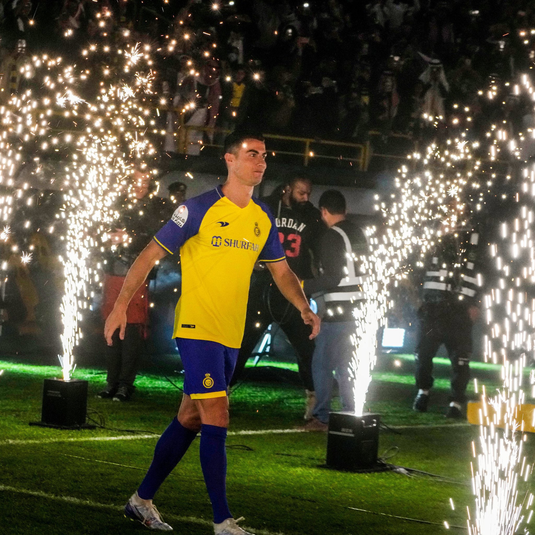 Cristiano Ronaldo Es Presentado Como El Nuevo Jugador Del Al Nassr De 